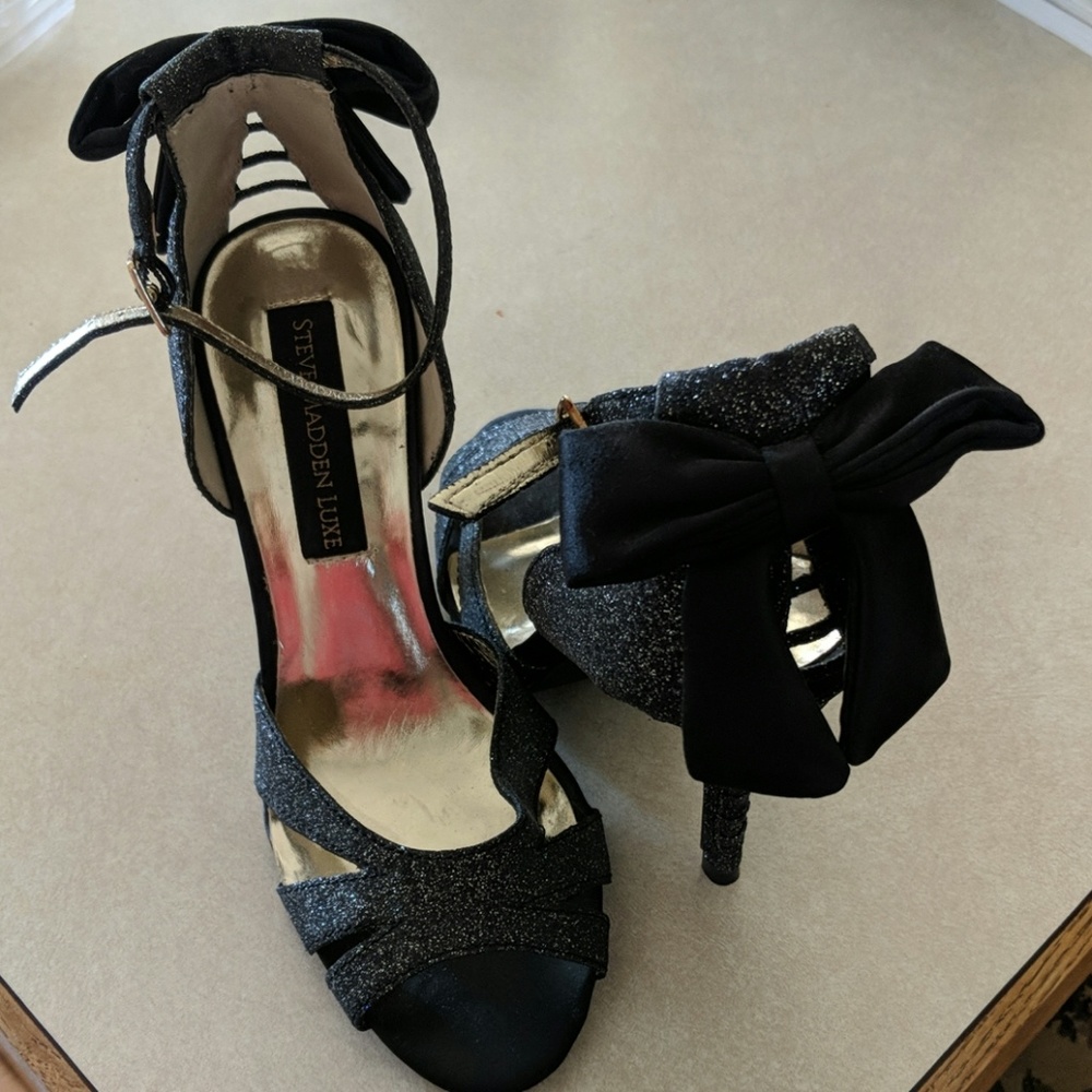 Steve Madden size 7 L-craze design